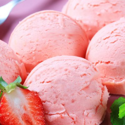 Strawberry Frozen Yogurt Recipe | Brod & Taylor