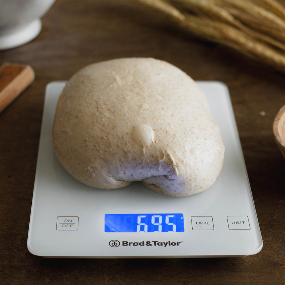 Measuring dough using the high capacity baking scale